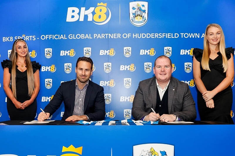 BK8 với vai trò đối tác toàn cầu của CLB Huddersfield Town